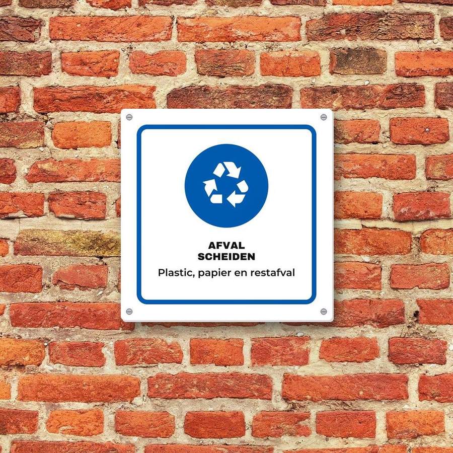 Bordje Afval scheiden aan de muur