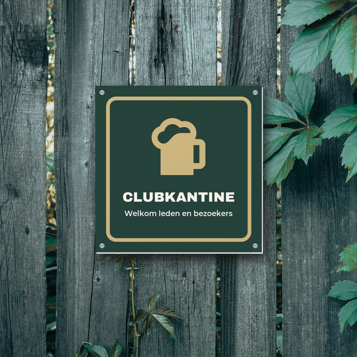 Bordje Clubkantine aan de muur