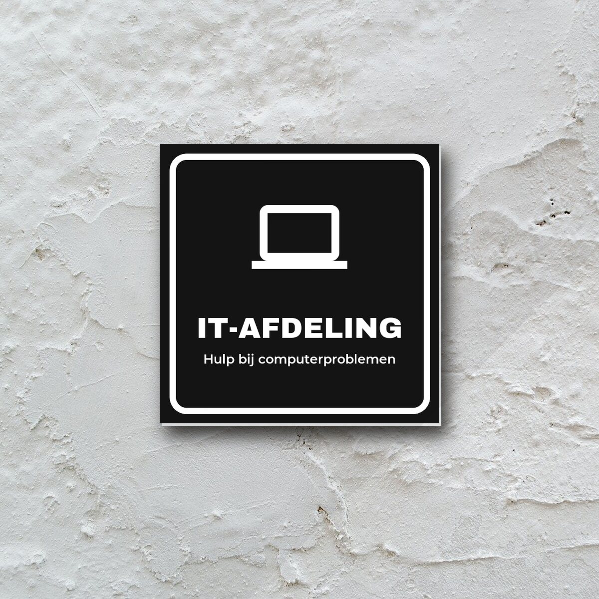 Deurbordje IT-afdeling aan de muur
