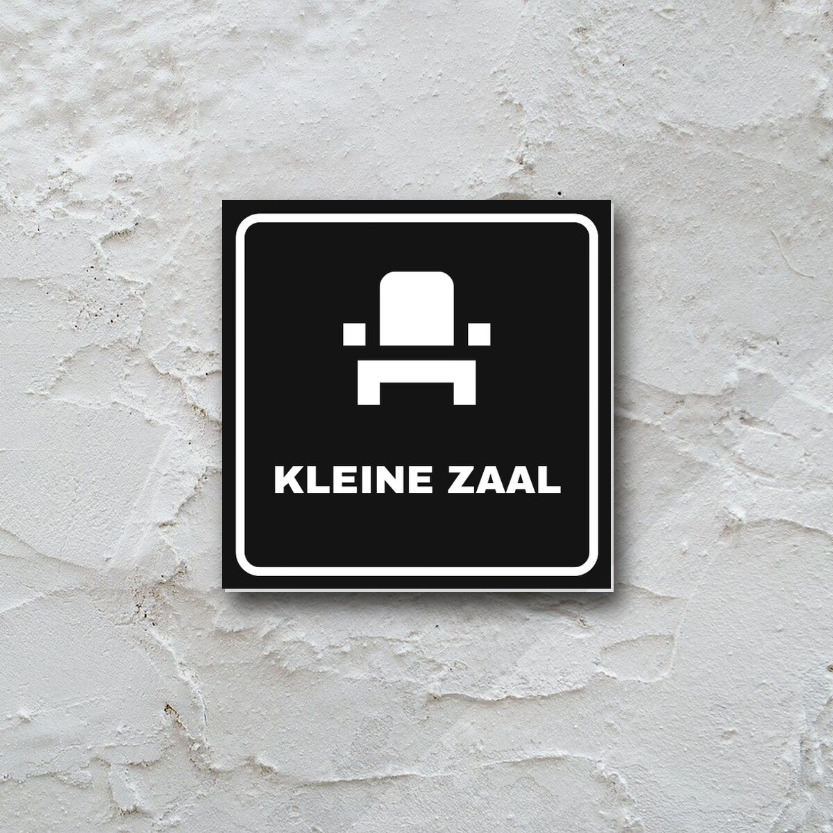 Deurbordje Kleine zaal aan de muur
