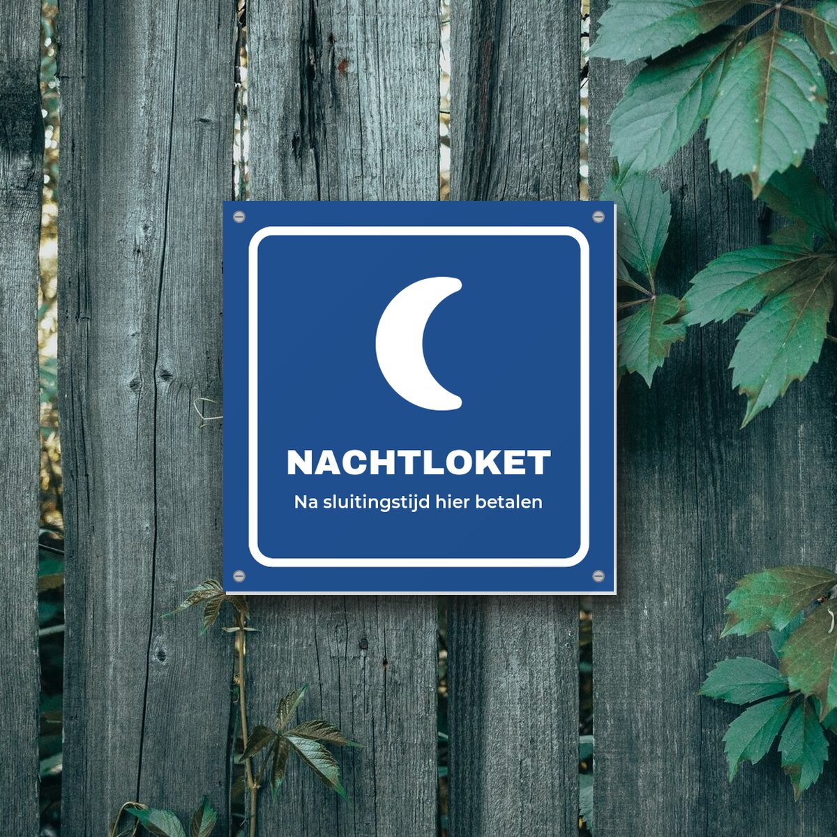 Bordje Nachtloket aan de muur