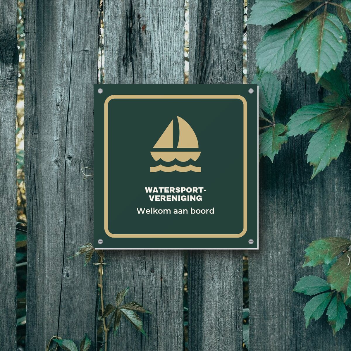 Bordje Watersportvereniging aan de muur