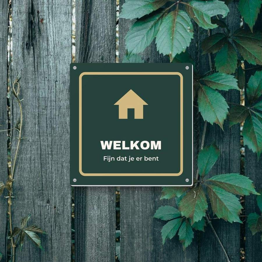 Bordje Welkom aan de muur
