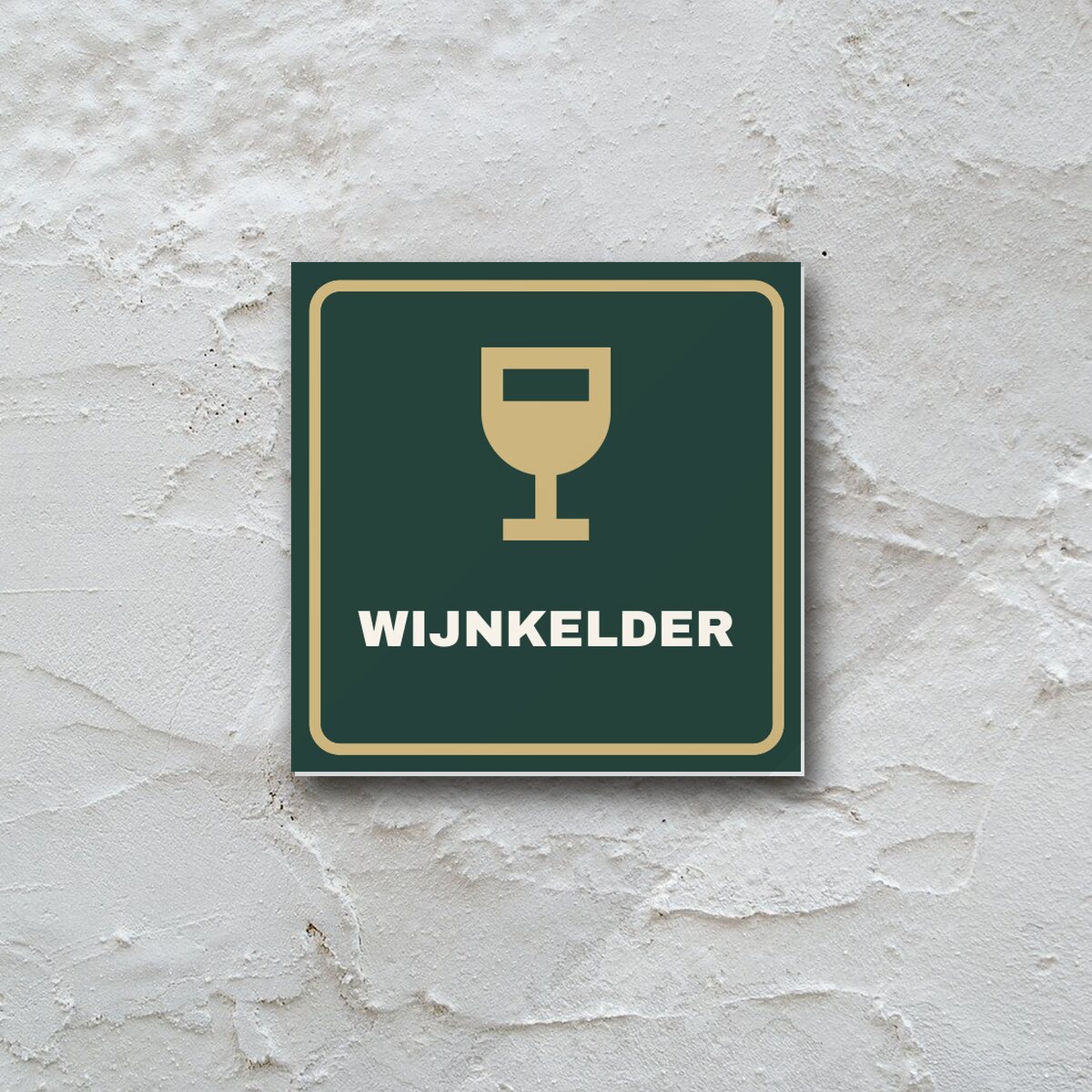 Deurbordje Wijnkelder aan de muur