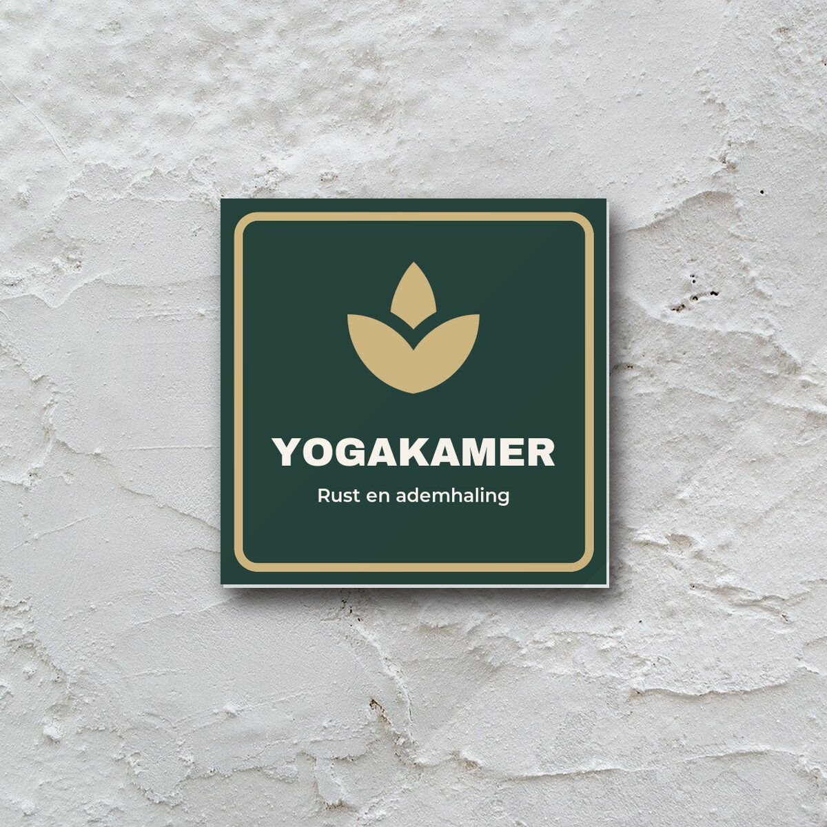 Deurbordje Yogakamer aan de muur
